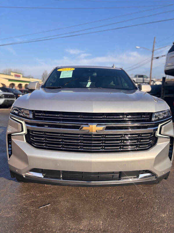 2023 Chevrolet Suburban LT