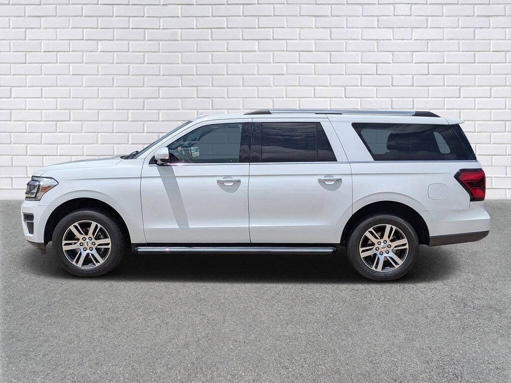 White 2023 Ford Expedition MAX Limited 4x2 Limited 4dr SUV 2