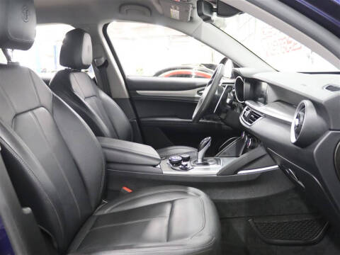 2018 Alfa Romeo Stelvio Sport