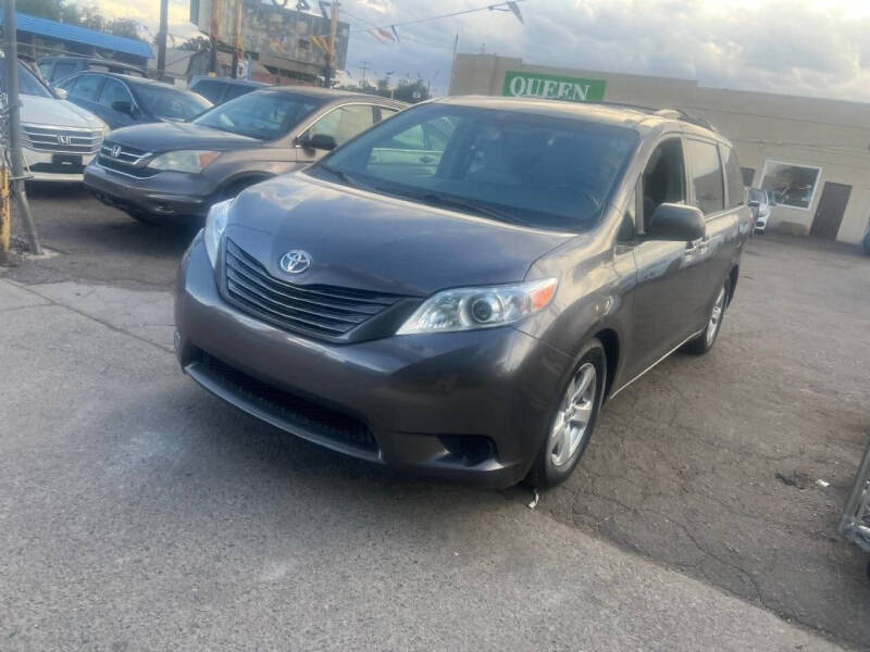 2015 Toyota Sienna LE 8-Passenger