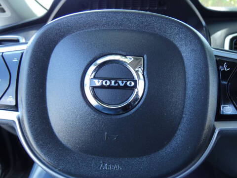 2018 Volvo XC90 T6 Momentum