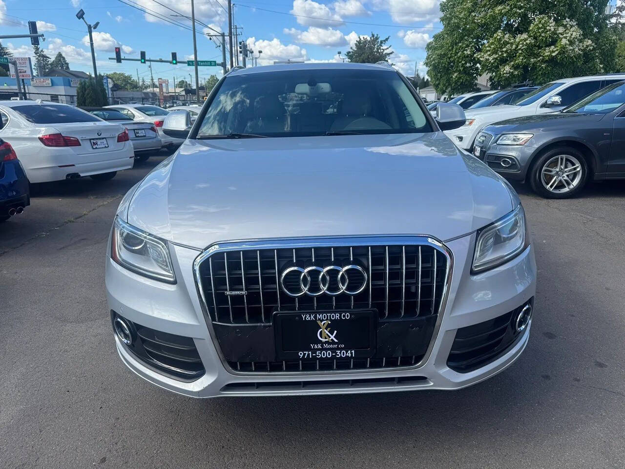 View vehicle photo 2