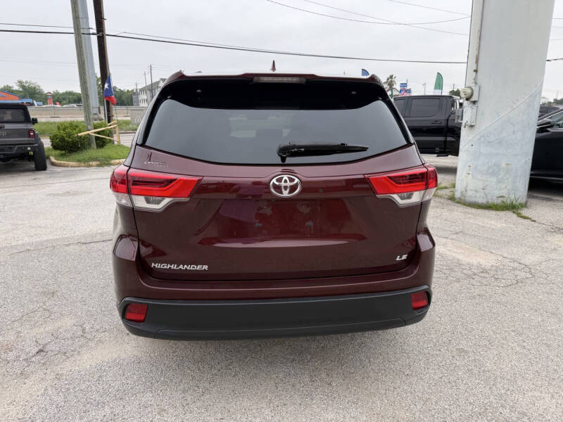 2019 Toyota Highlander LE