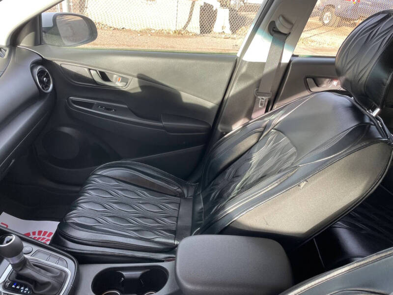 2023 Hyundai Kona SE