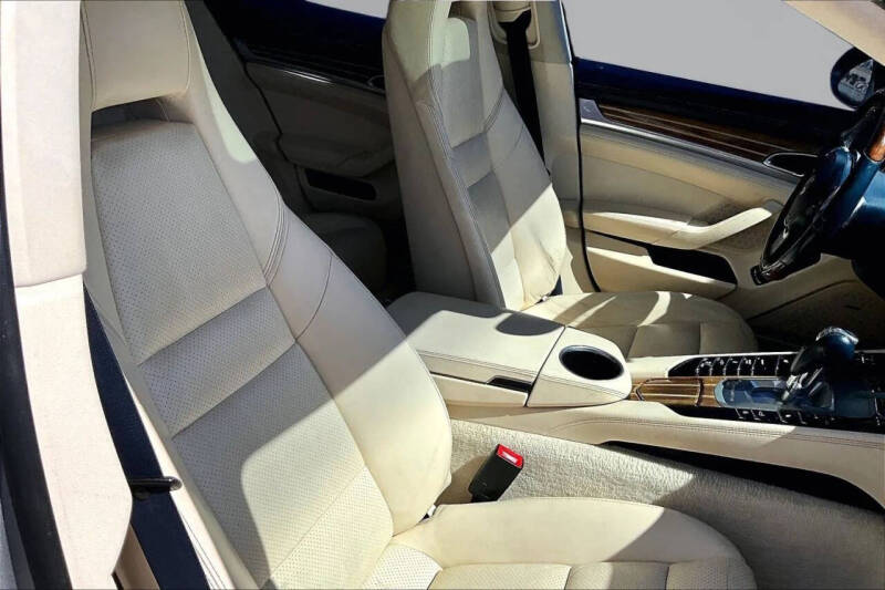2011 Porsche Panamera
