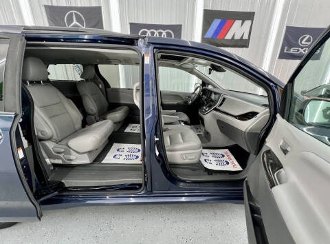 2020 Toyota Sienna XLE 7-Passenger