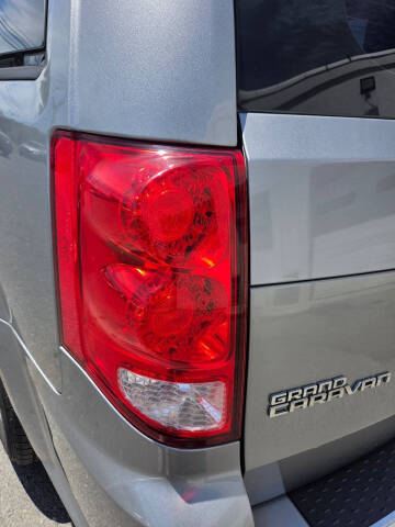 2016 Dodge Grand Caravan American Value Package