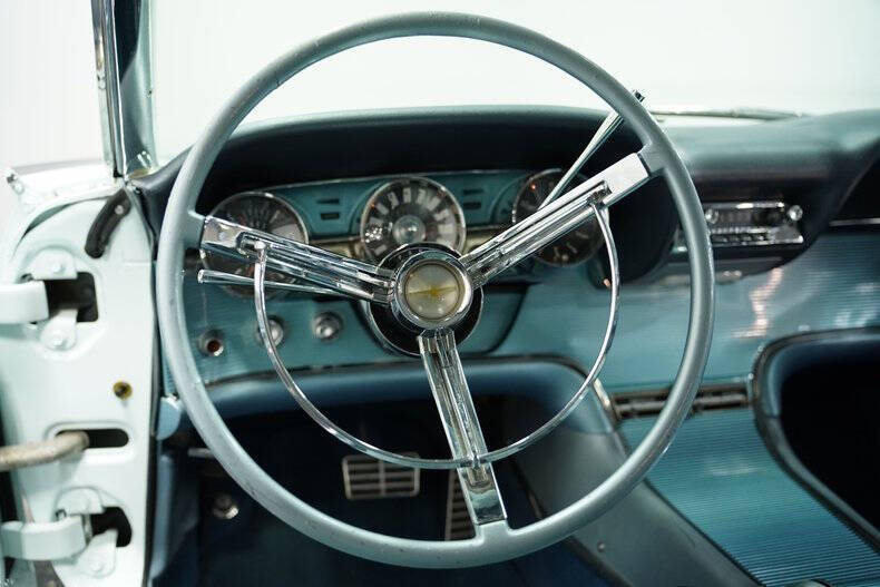 1963 Ford Thunderbird