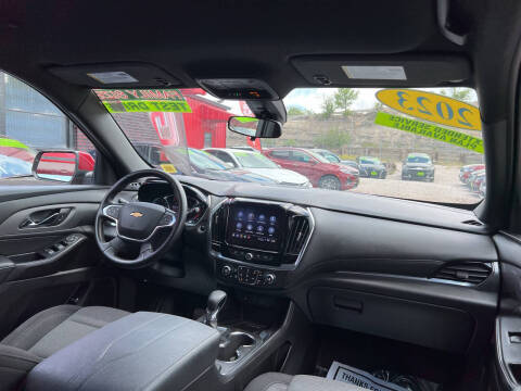2023 Chevrolet Traverse LT Cloth