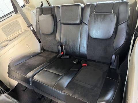 2014 Chrysler Town and Country Touring-L