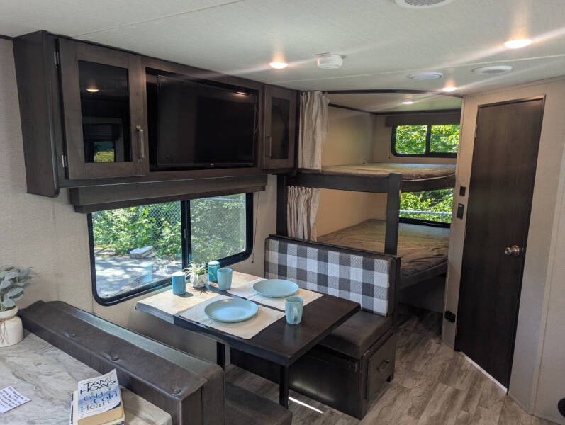 2022 Grand Design RV Transcend Xplor 261BH / 30ft
