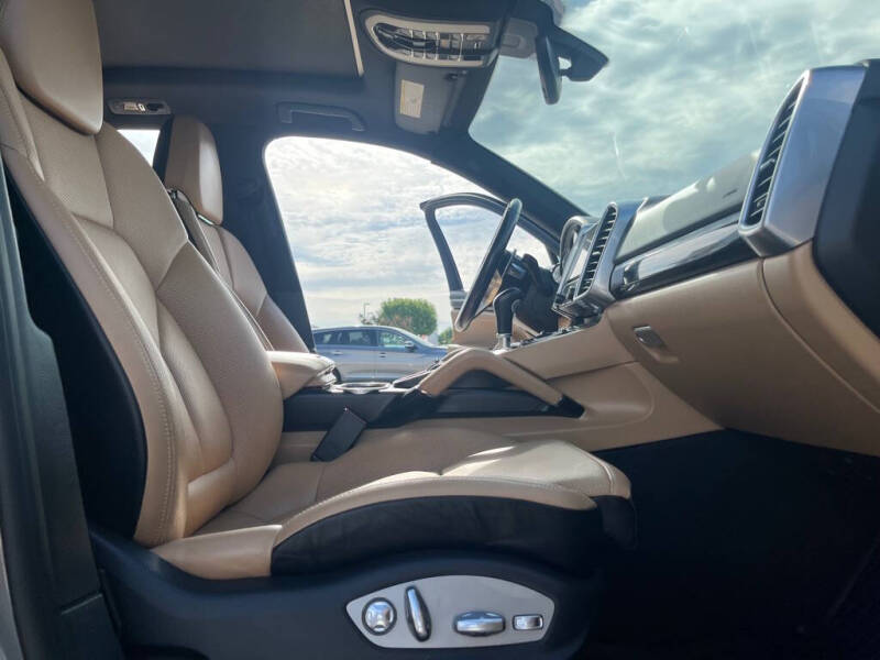 2017 Porsche Cayenne S