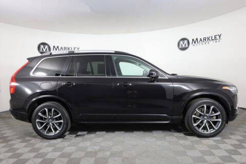 2016 Volvo XC90 T6 Momentum