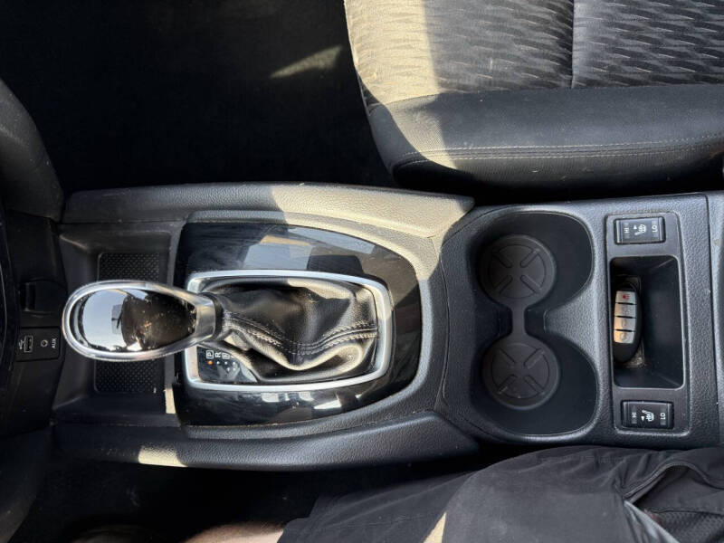 2017 Nissan Rogue SV