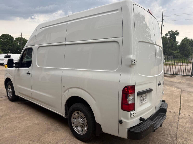 2021 Nissan NV 2500 HD SV