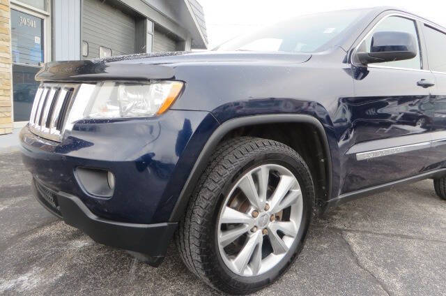 2012 Jeep Grand Cherokee null photo 32