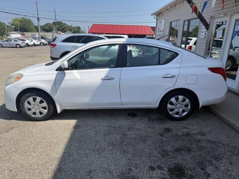 2012 Nissan Versa 1.6 SV