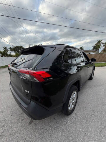 2021 Toyota RAV4 XLE