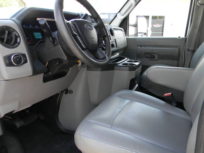 2021 Ford E-350