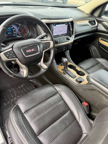 2017 GMC Acadia Denali
