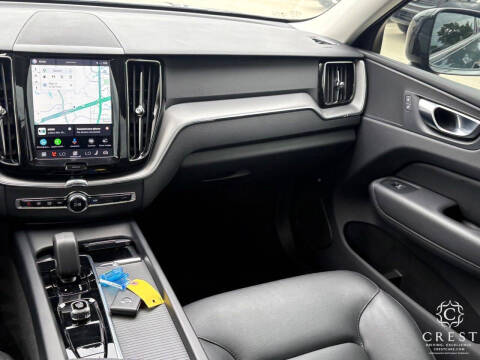 2025 Volvo XC60 B5 Core Dark Theme