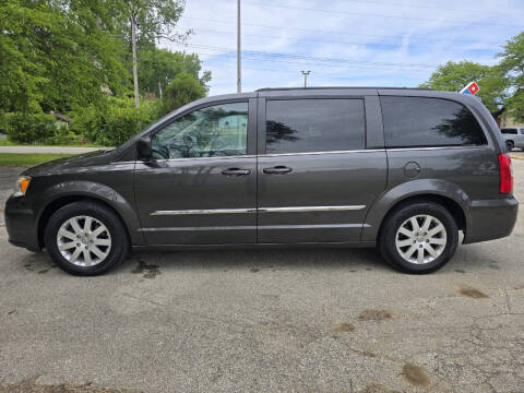2016 Chrysler Town and Country Touring