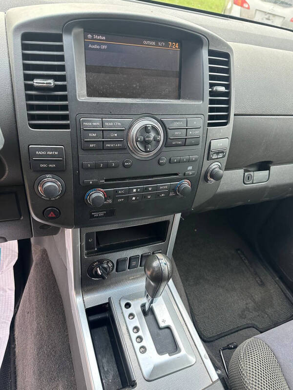 2008 Nissan Pathfinder SE