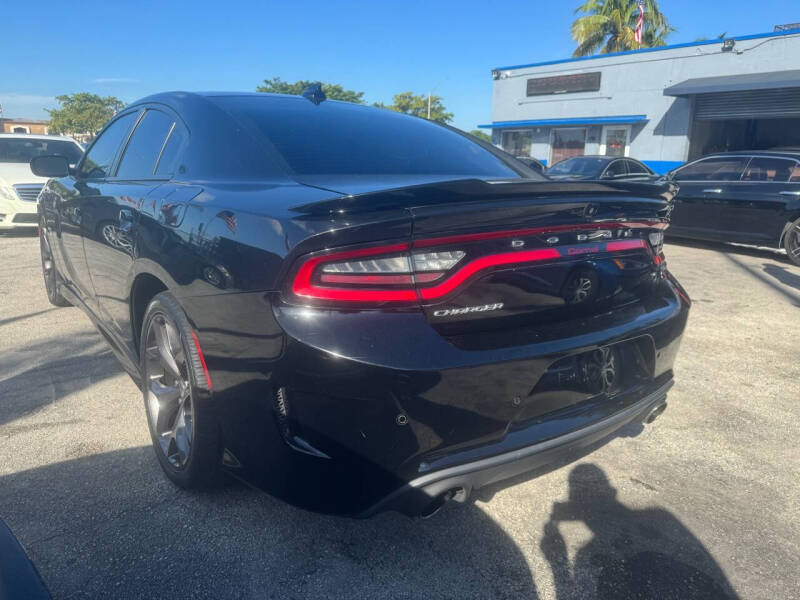 2019 Dodge Charger R/T photo 9