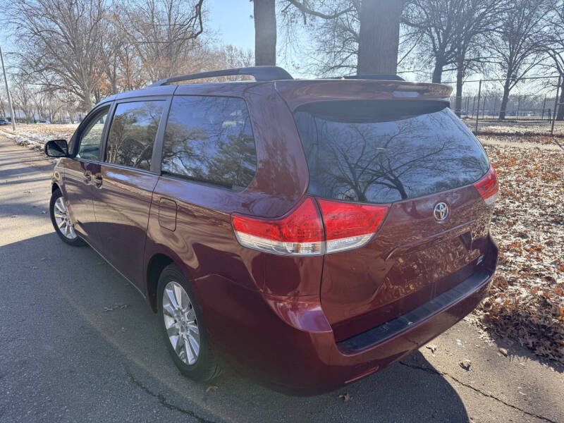 2011 Toyota Sienna XLE 7-Passenger