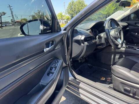 2022 Nissan Altima 2.5 SR