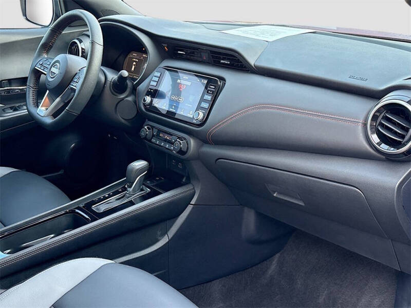 2024 Nissan Kicks SR