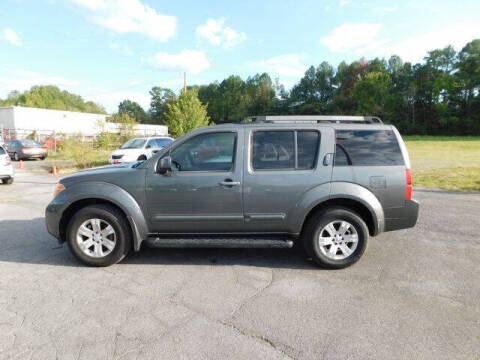 2005 Nissan Pathfinder LE