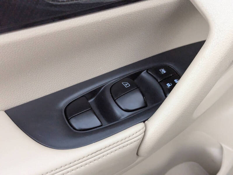 2020 Nissan Rogue SL