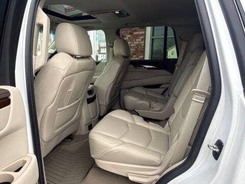 2017 Cadillac Escalade Luxury