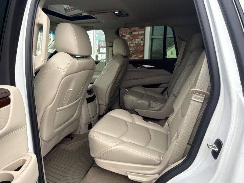 2017 Cadillac Escalade Luxury