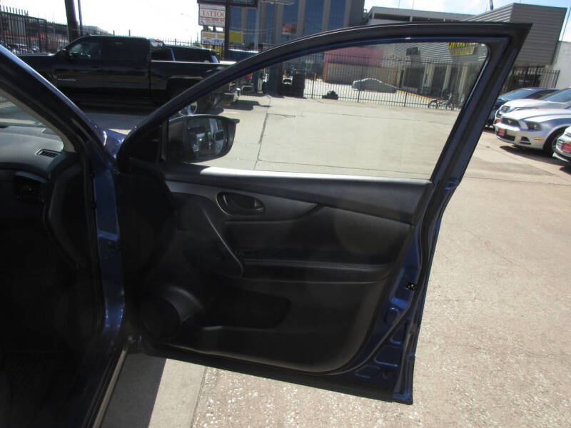 2022 Nissan Rogue Sport S