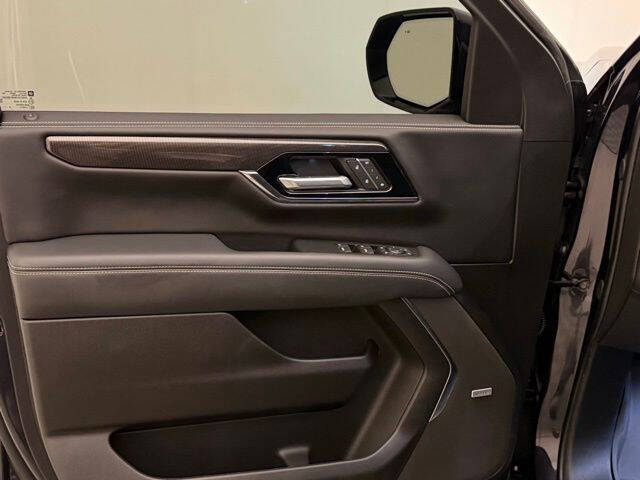 2025 GMC Yukon Elevation