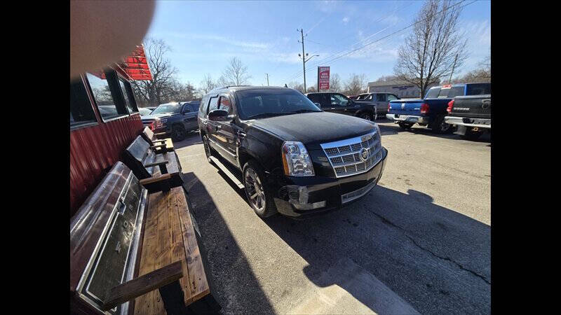2013 Cadillac Escalade Platinum Edition