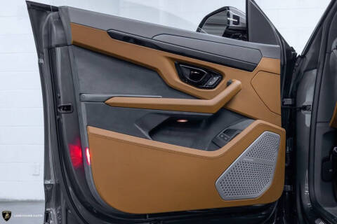 2025 Lamborghini Urus SE