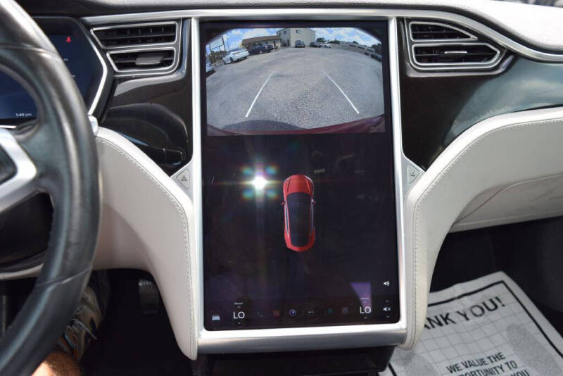 2015 Tesla Model S 85D photo 35