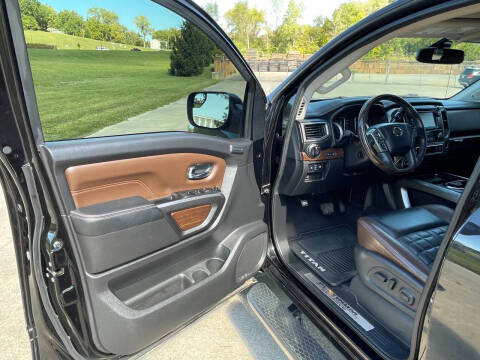 2017 Nissan Titan Platinum Reserve