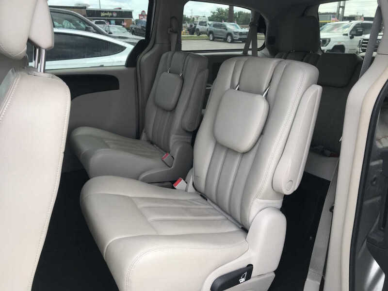 2012 Chrysler Town and Country Touring