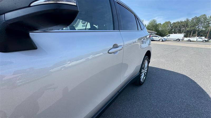 2023 Toyota Venza XLE