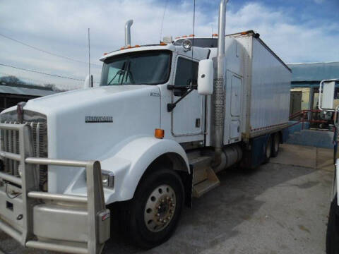 2001 Kenworth T300