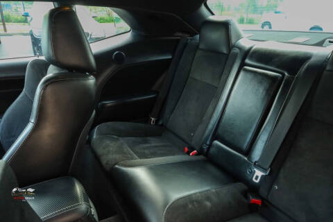 2017 Dodge Challenger 392 HEMI Scat Pack Shaker