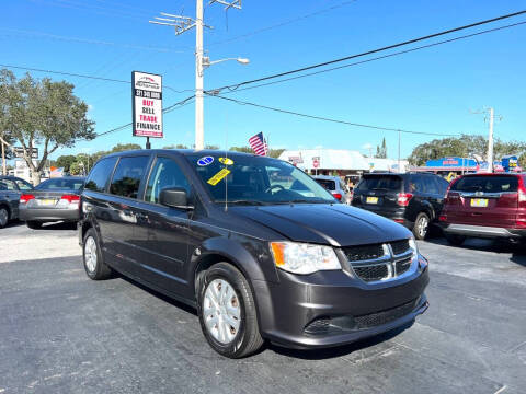 2017 Dodge Grand Caravan for sale at AUTOFAIR LLC in West Melbourne FL