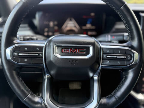 2024 GMC Acadia Elevation