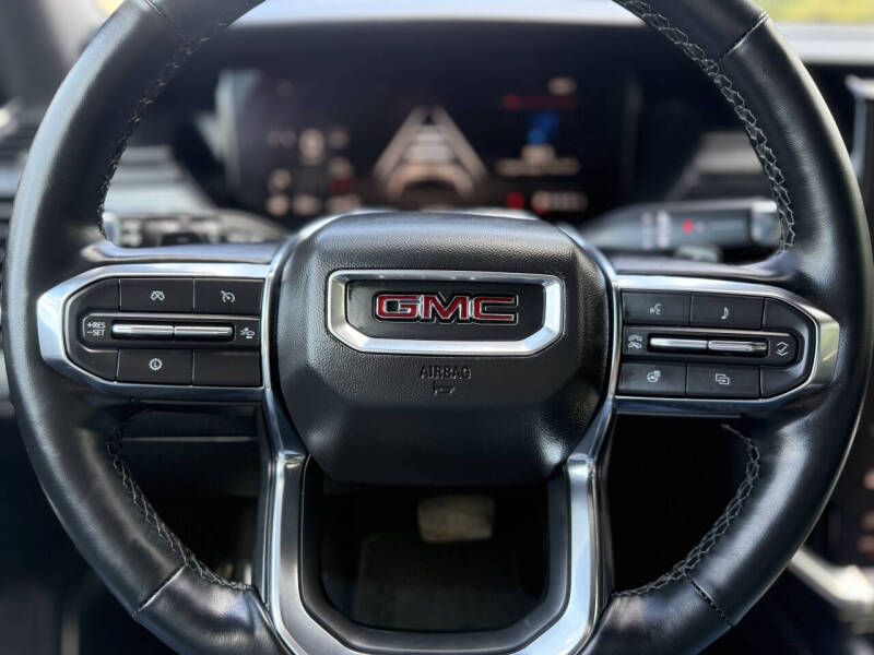 2024 GMC Acadia Elevation