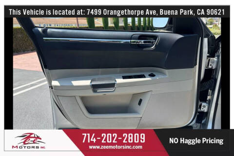 2005 Chrysler 300 SRT-8