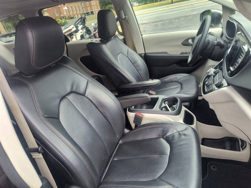 2018 Chrysler Pacifica Touring L Plus